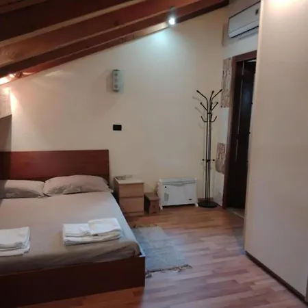 La Casa Di Patty Duplex A 5 Minuti Da Con Parcheggio Privato *