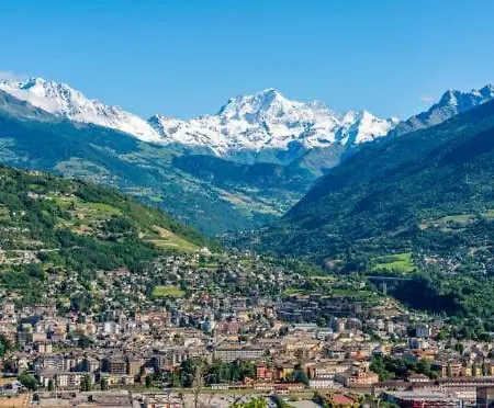 La Casa Di Patty Duplex A 5 Minuti Da Con Parcheggio Privato Daire Aosta